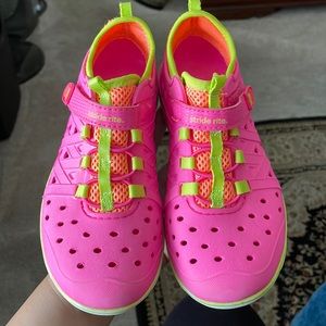 Stride Rite girls Phibian sneakers size 1